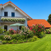Einfamilienhaus in Hagenheim mit Doppelgarage und Garten